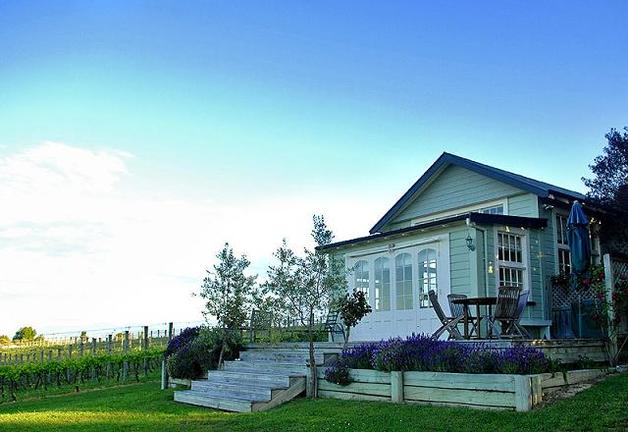 Kina Beach Vineyard The Cottage