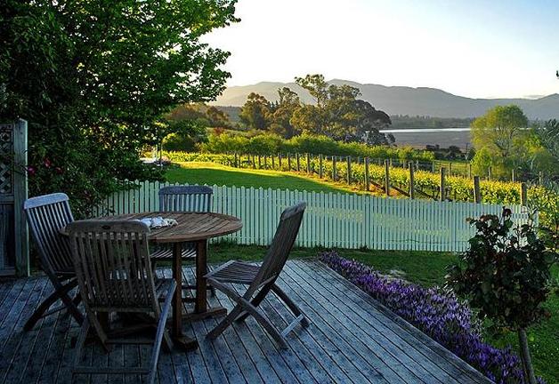 Kina Beach Vineyard The Cottage