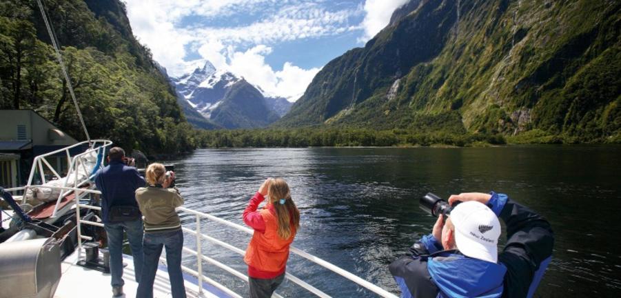 MilfordCoachCruise&Walk