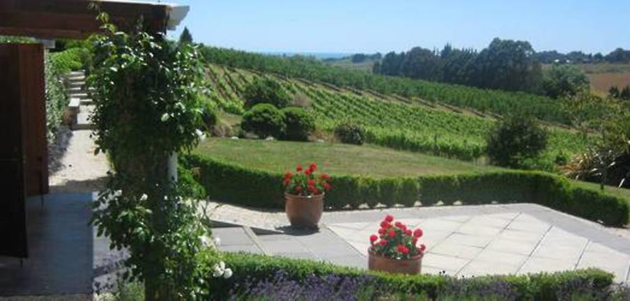 Ruby Bay Vineyard Lodge & Cottage