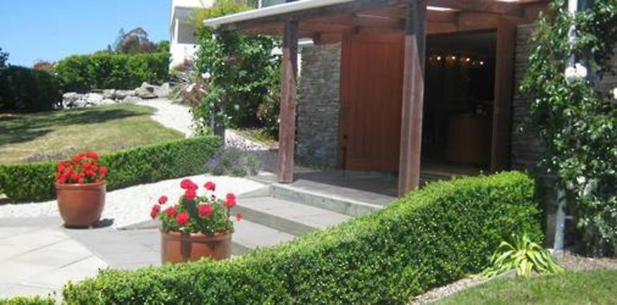 Ruby Bay Vineyard Lodge & Cottage