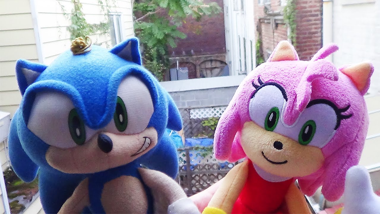 Romantic Sonic Plush Holidays